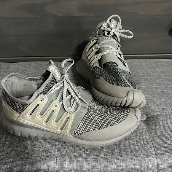 Adidas sneakers - Picture 1 of 3